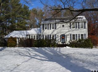 4 Tanglewood Dr, Avon, CT 06001