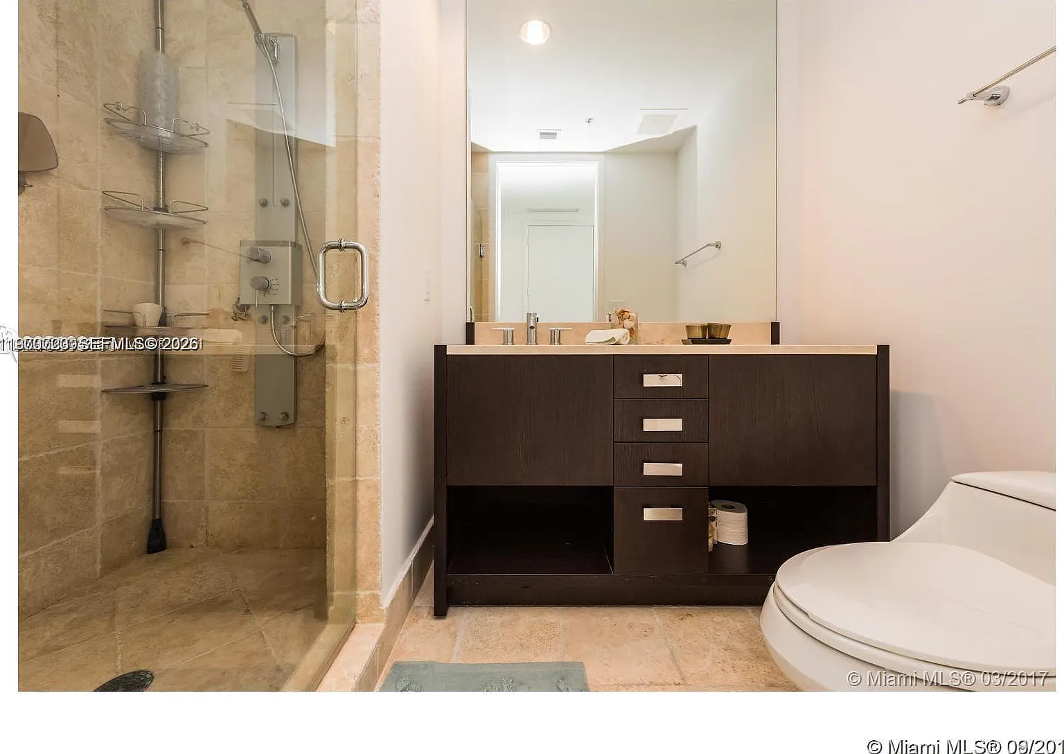 Trump Royale Condo — Photo 4
