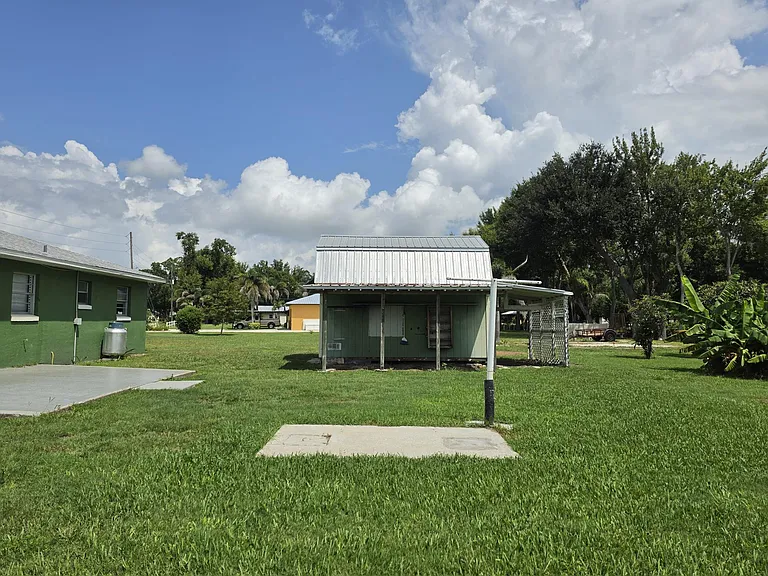 1531 Lake Clay Dr — Photo 23