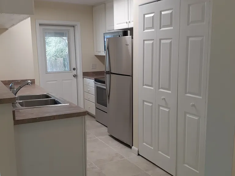 706 Valley Dr — Photo 4