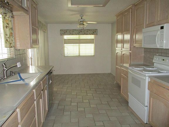 4th image of 1452 E Torrey Pines Cir