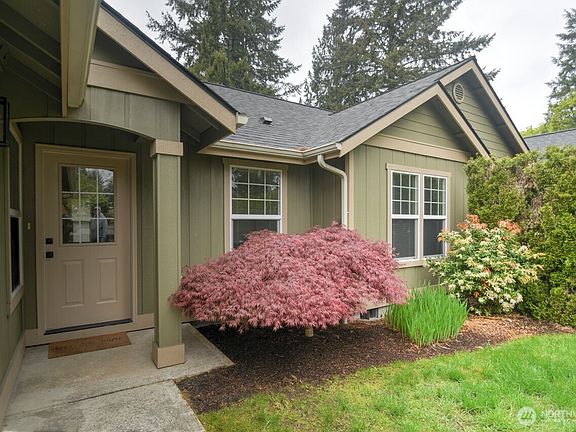 3rd image of 265 SE Valley View Way
