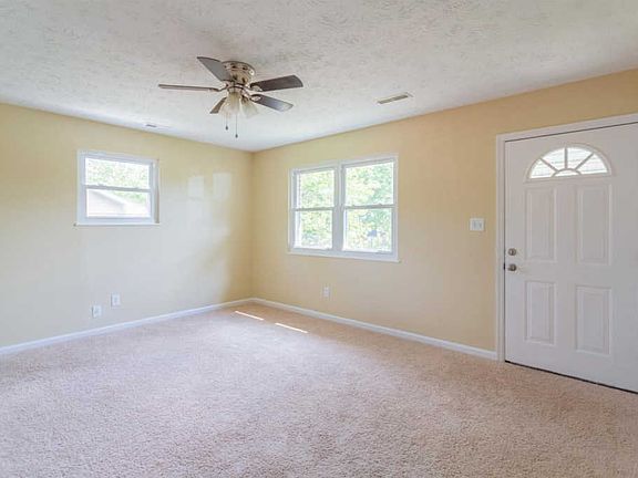 3rd image of 1428 Dale Dr