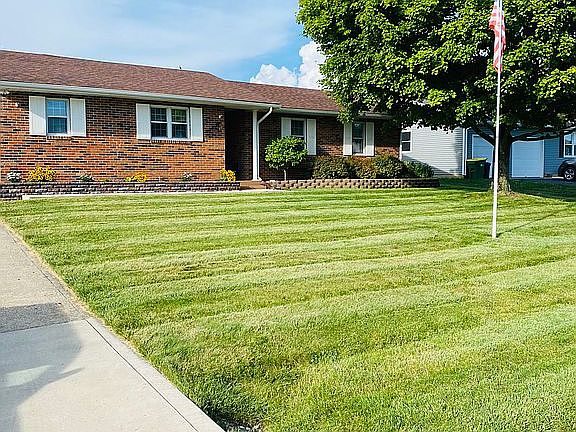 3rd image of 8 Lynette Dr