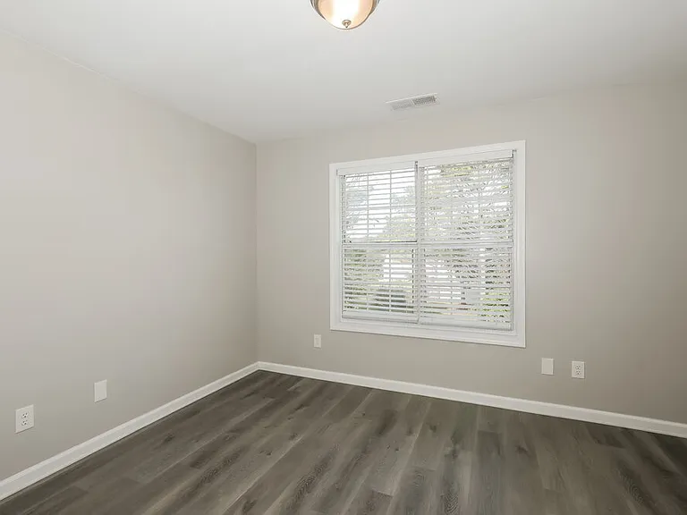 100 Brookcrest Ct — Photo 13