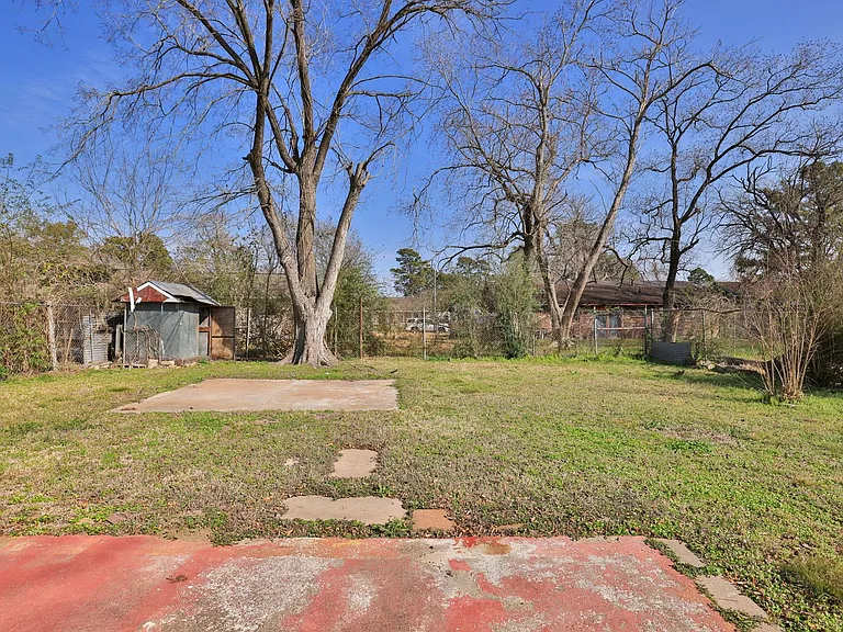 9834 Denning Dr — Photo 28