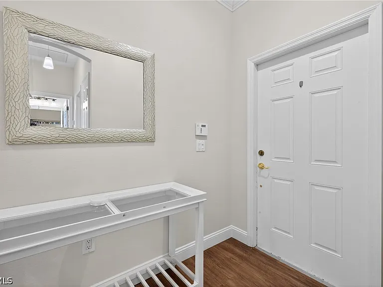 14214 Manchester Dr — Photo 6