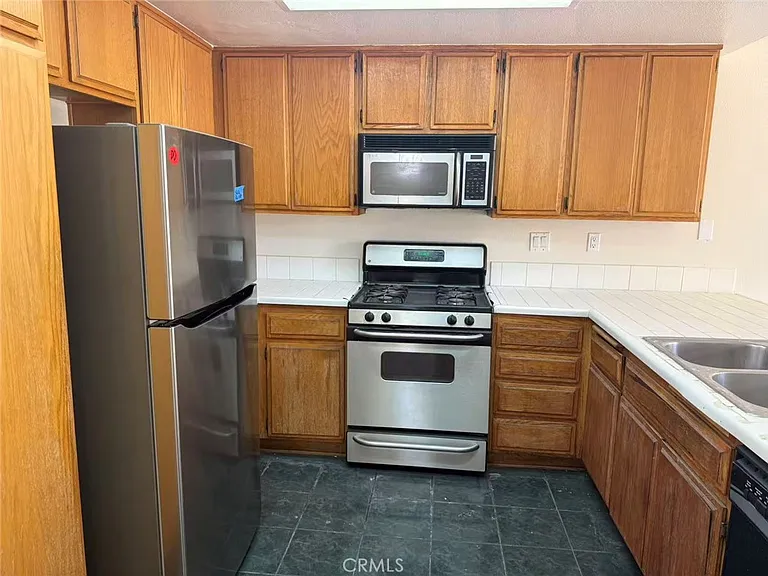 11829 Aurora Ct — Photo 8