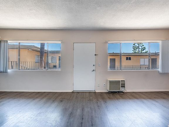 4th image of 17931 Devonshire St #7