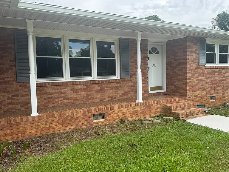 313 Rhodehaven Dr — Photo 3