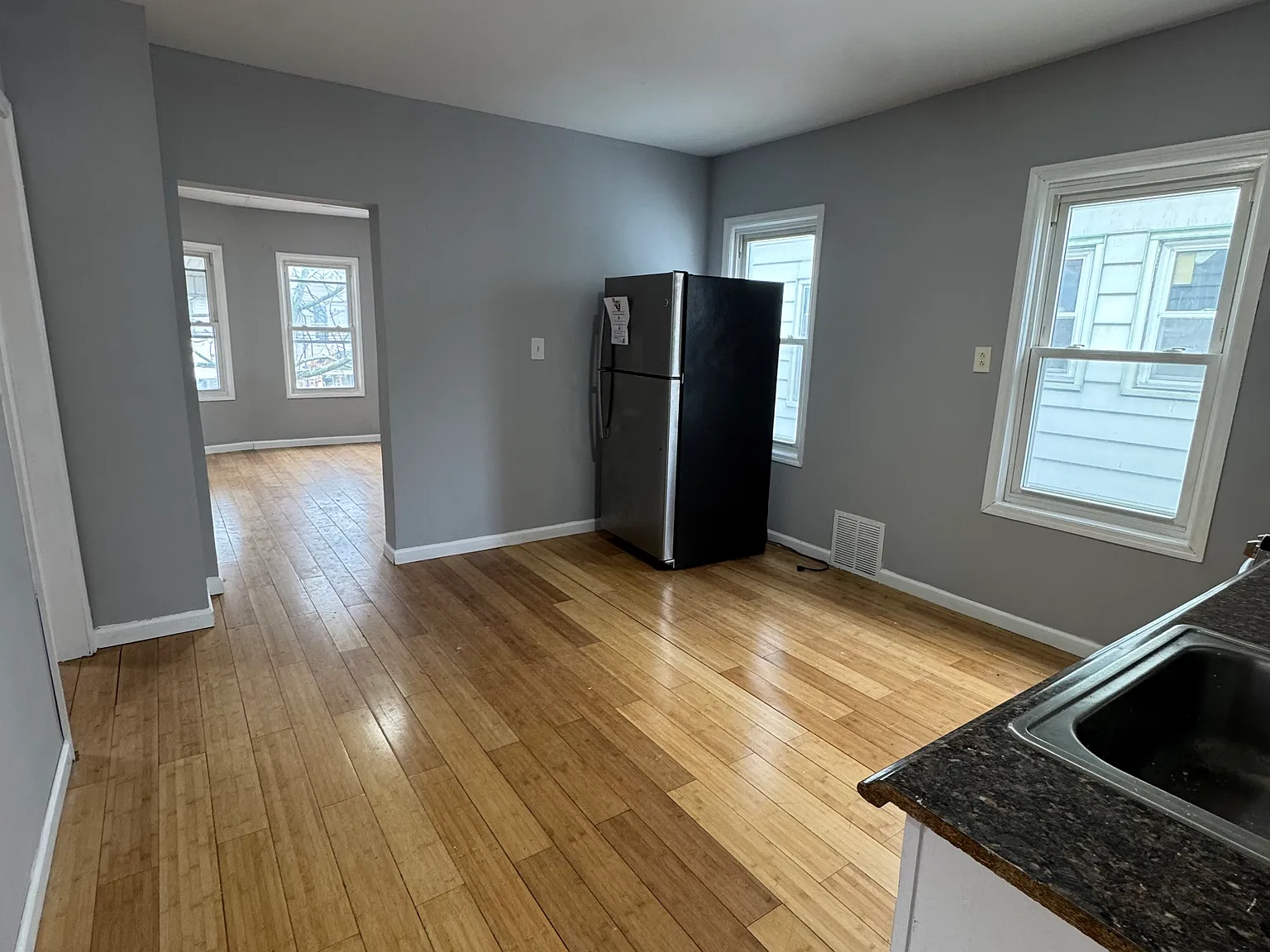 4 bed, 1500 sqft, $2,599 — Photo 2