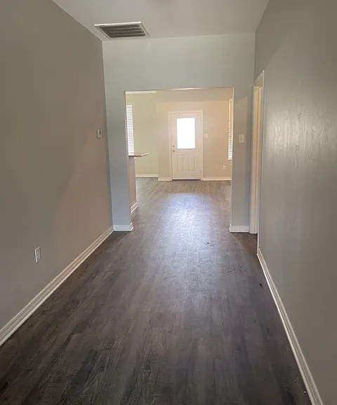 401 Myra Lynn Ln — Photo 5