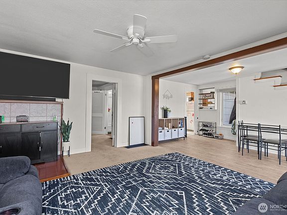 4th image of 121 S Lafayette Avenue