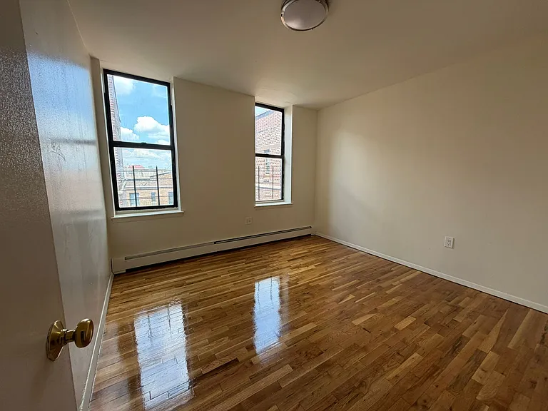 1264 Sheridan Ave #6F — Photo 4