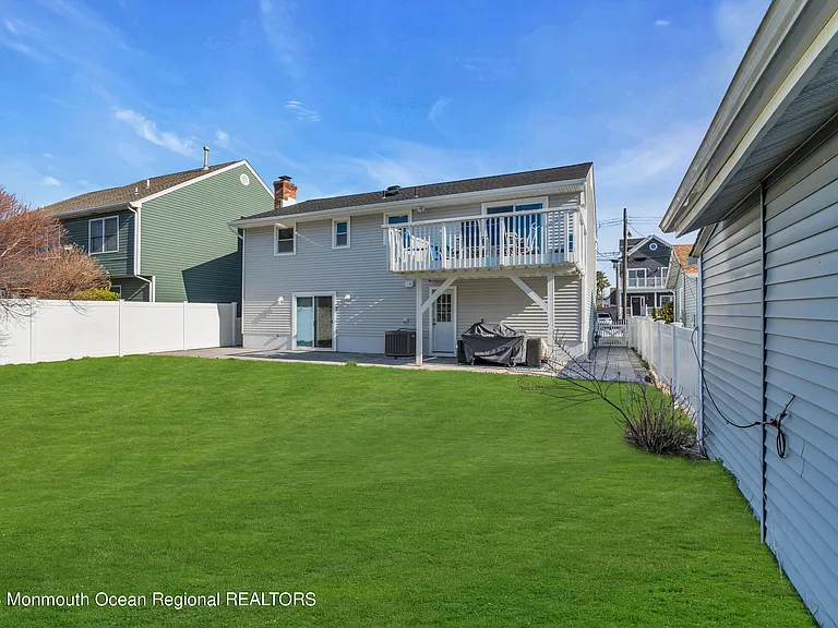 415 15th Ave — Photo 48