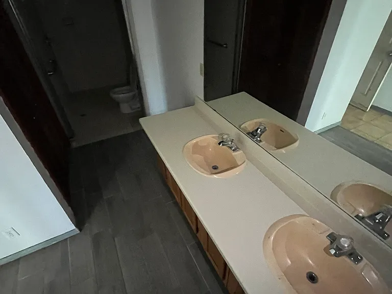 421 Palm Valley Cir — Photo 4