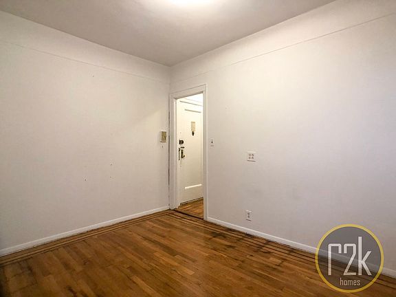 3rd image of 4525 42nd St APT 1B
