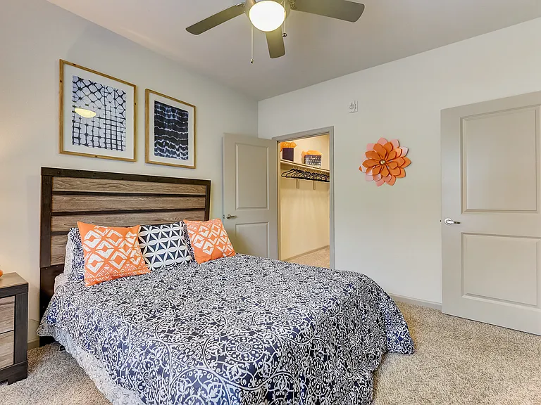 Riverside Apartments — Photo 9