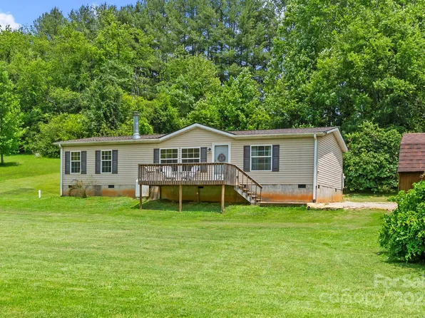 17 Serenity Creek Dr, Leicester, NC 28748