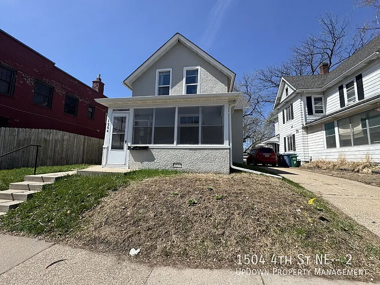 1504 4th St NE #2 — Photo 1