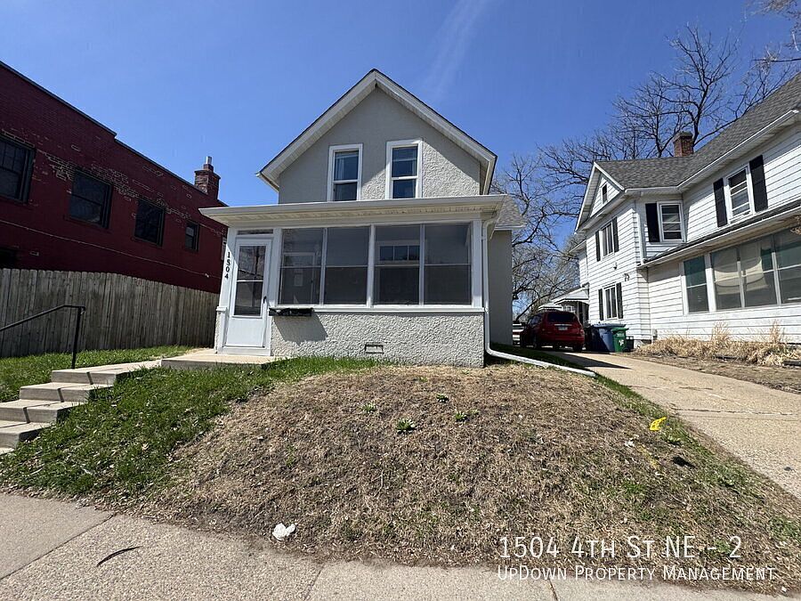 1st image of 1504 4th St NE Unit 2