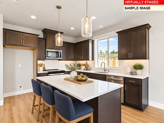 4th image of 2209 E Juniper Cir #18