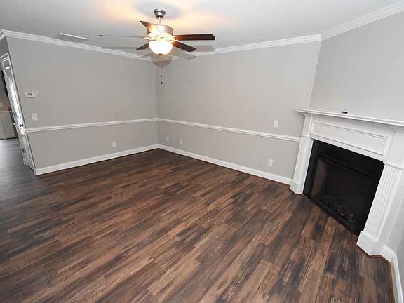 2nd image of 124 Chandler Dr APT B