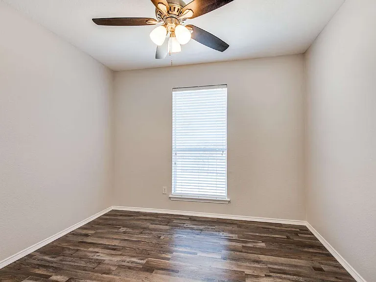 3111 Ponds Edge Trl — Photo 16