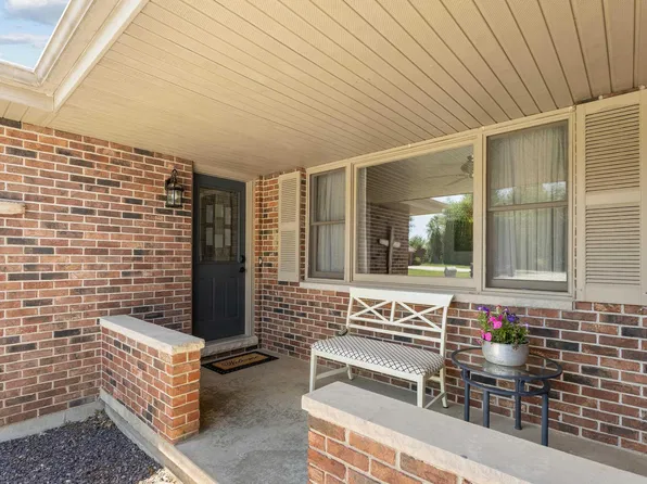 3311 N Tower Rd, Quincy, IL 62305
