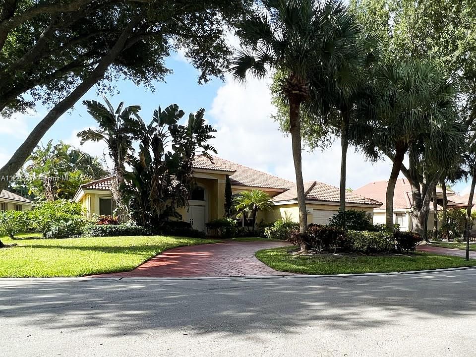 1st image of 7420 NW 74th Dr #0