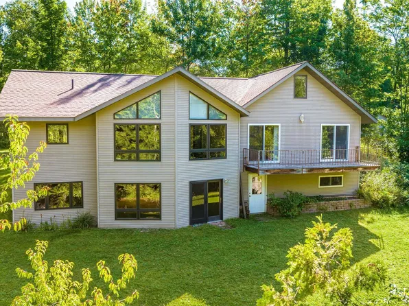 726 E River Dr, Lanse, MI 49946