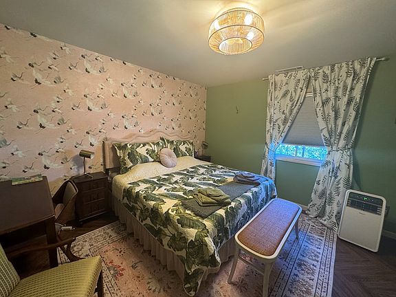 3rd image of 7216 Oak Ridge Pl