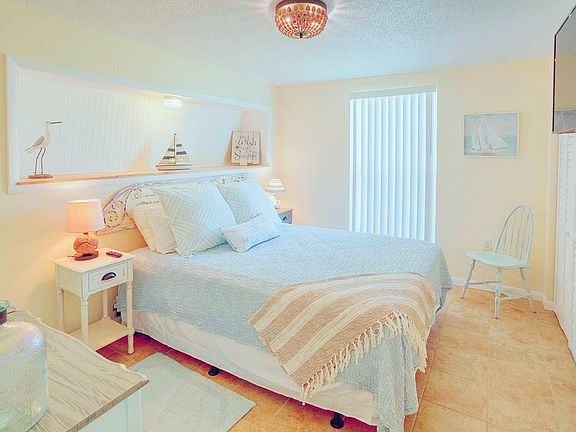 3rd image of 645 Dogwood Ct