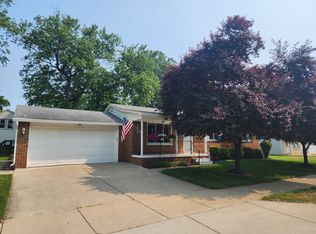 30590 W Nine Mile Rd, Farmington Hills, MI 48336