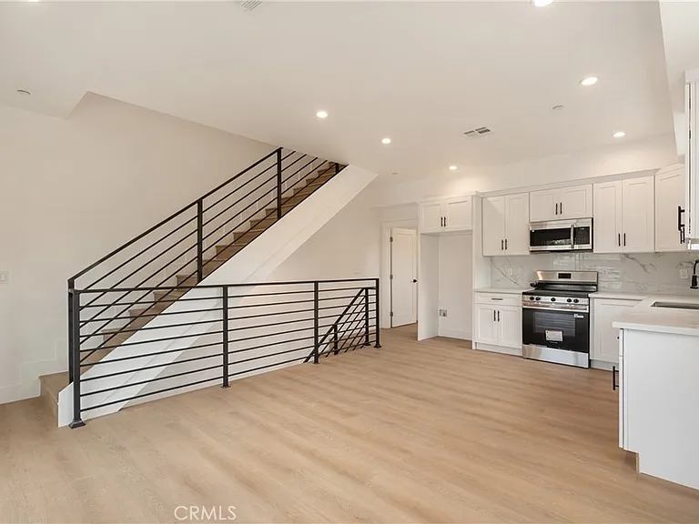 2843 Folsom — Photo 24
