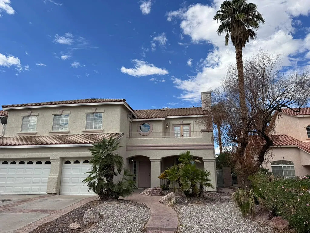 5 bed, 3697 sqft, $3,230 — Photo 1