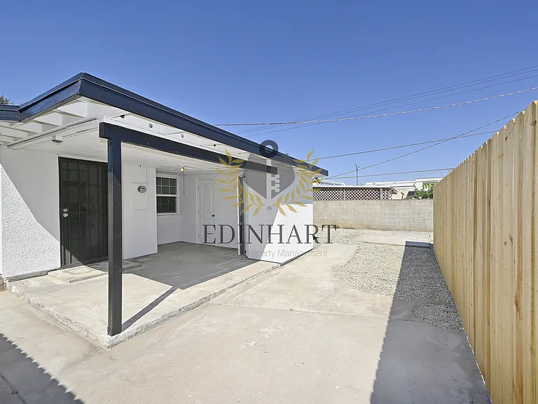 1584 N Carruth Ave — Photo 25