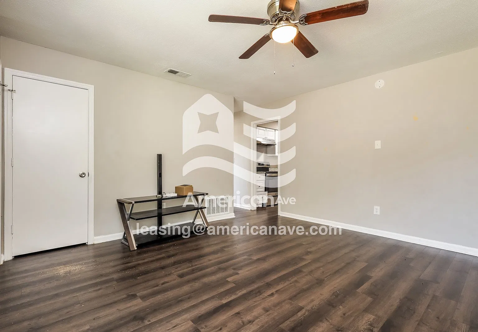 3 bed, 1.5 bath, 1105 sqft, $1,375 — Photo 4