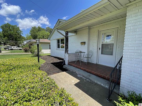 3rd image of 948 S 1st St
