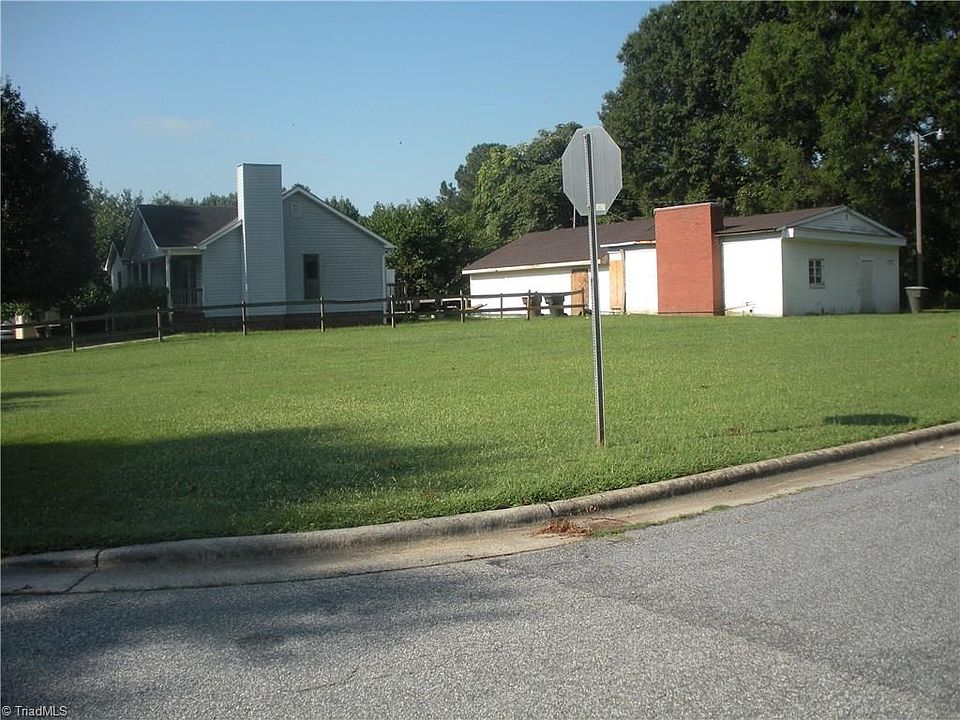 1st image of 1000 Bricker St
