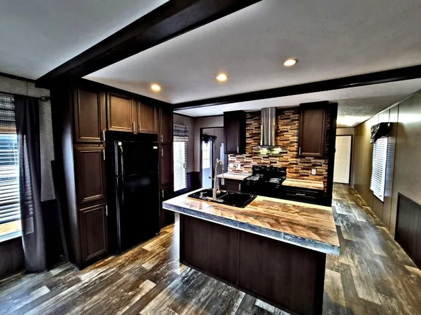 105 High St #2, Somerville, AL 35670