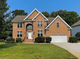 577 Hunts Pointe Dr, Virginia Beach, VA 23464
