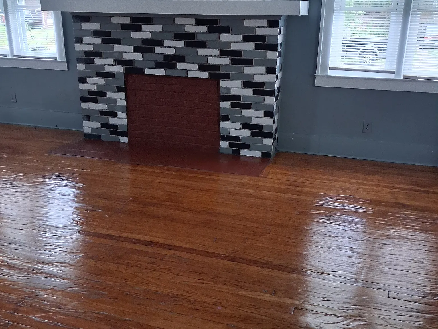 3 bed, 1.5 bath, 1330 sqft, $1,400 — Photo 2