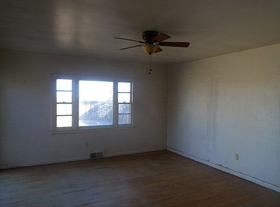 3rd image of 502 N Spade Hwy