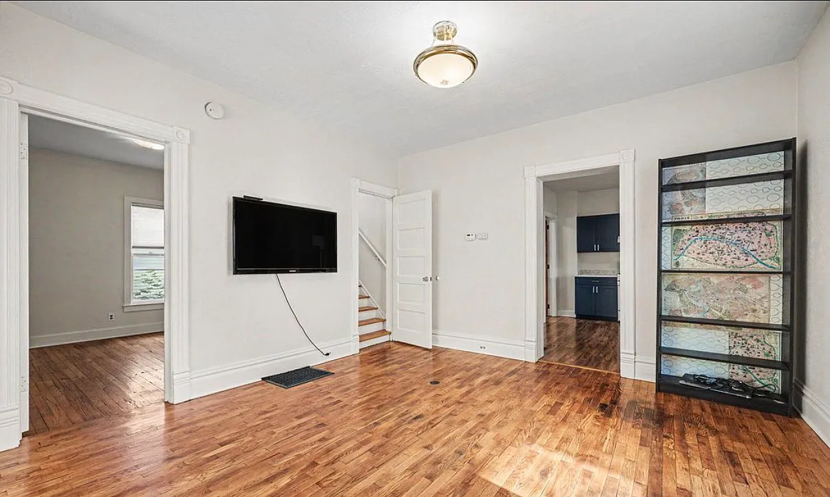 3 bed, 1754 sqft, $2,250 — Photo 2