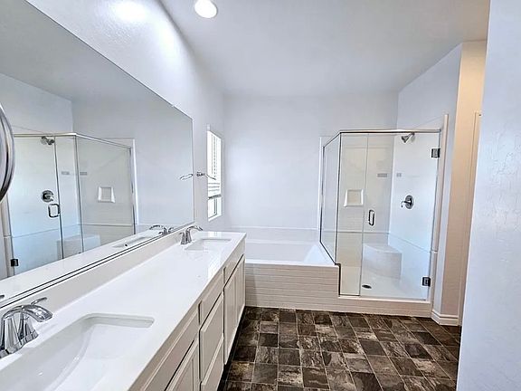 3rd image of 790 Star Estates Ave