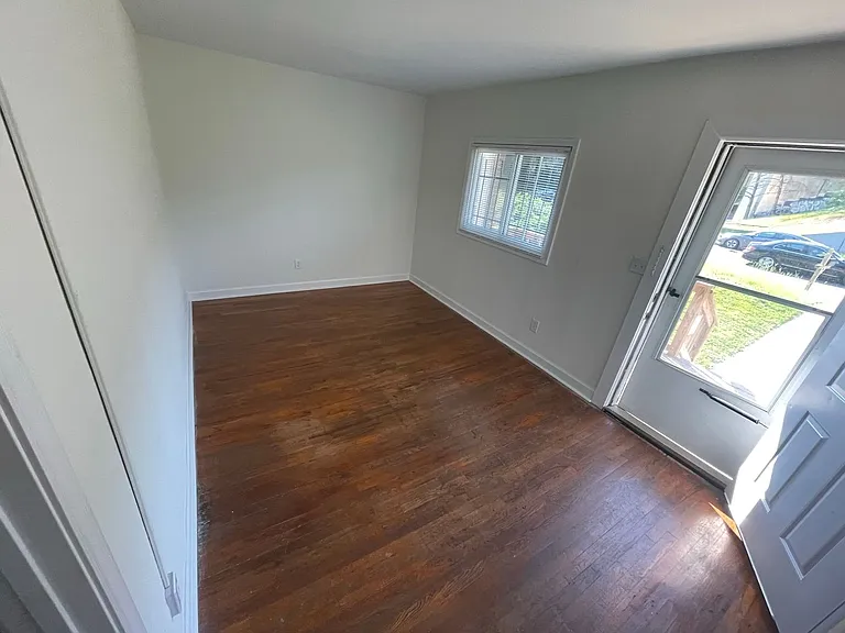 2044 Dekalb Ave NE — Photo 2