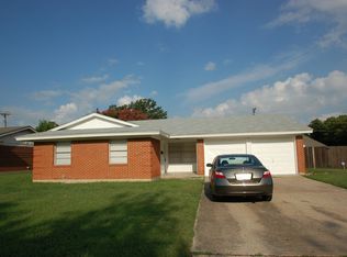 5608 Wentworth St, Fort Worth, TX 76132