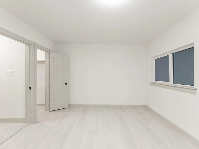 7115 Falling Waters Dr — Photo 21