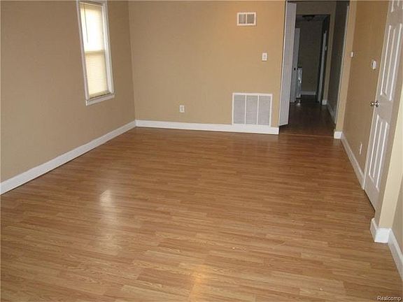 2nd image of 4934 Edgewood St